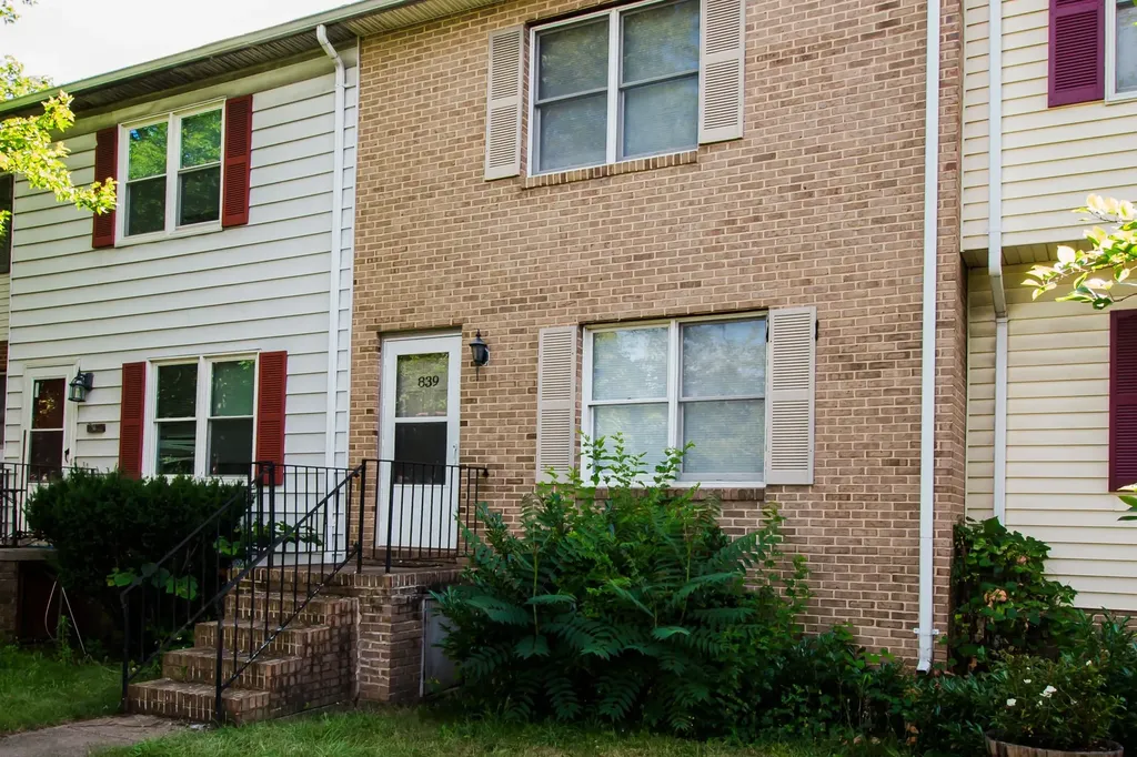 839 Vine Street Harrisonburg VA 22802