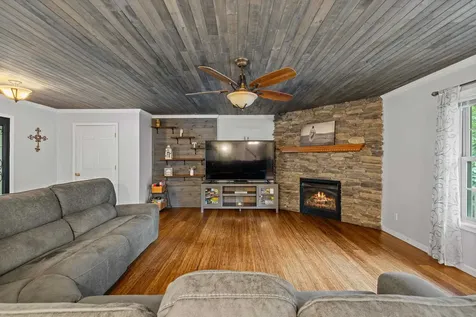 88 Pin Oak Lane Mt Jackson VA 22842