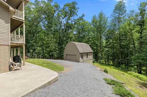 88 Pin Oak Lane Mt Jackson VA 22842