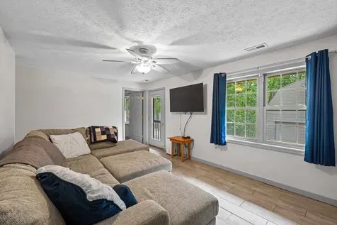 88 Pin Oak Lane Mt Jackson VA 22842
