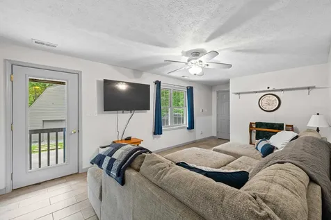 88 Pin Oak Lane Mt Jackson VA 22842