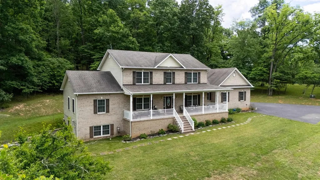 256 Skylar Lanes Way Winchester VA 22603