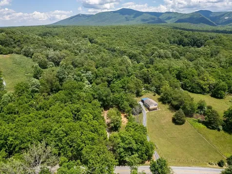 456 Dabneys Road Raphine VA 24472