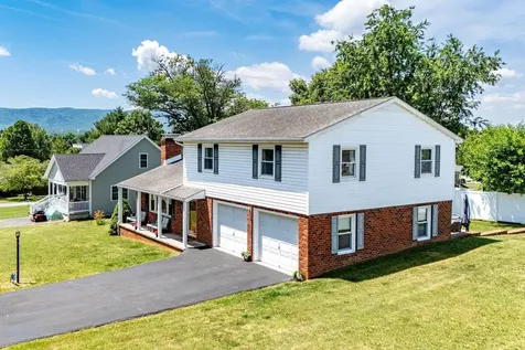 21 Stuart Avenue Stuarts Draft VA 24401