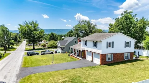 21 Stuart Avenue Stuarts Draft VA 24401