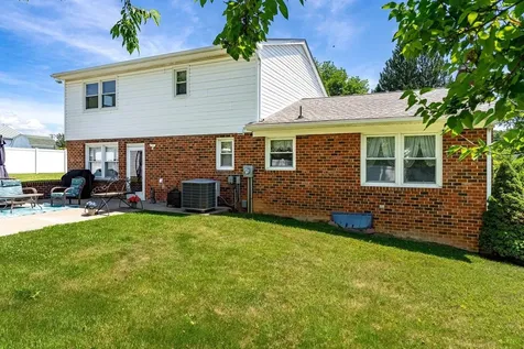 21 Stuart Avenue Stuarts Draft VA 24401