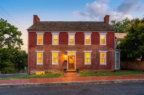 26 Fayette Street Staunton VA 24401