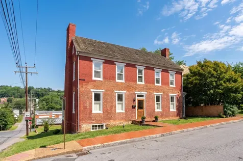 26 Fayette Street Staunton VA 24401