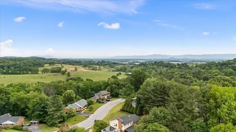 610 Woodmont Drive Staunton VA 24401