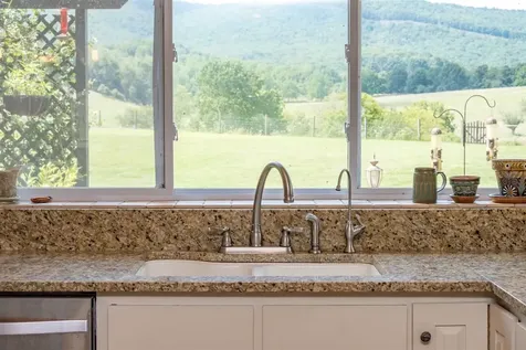 229 Summerdean Road Middlebrook VA 24459