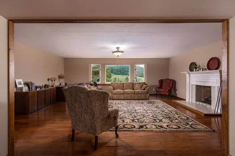 229 Summerdean Road Middlebrook VA 24459