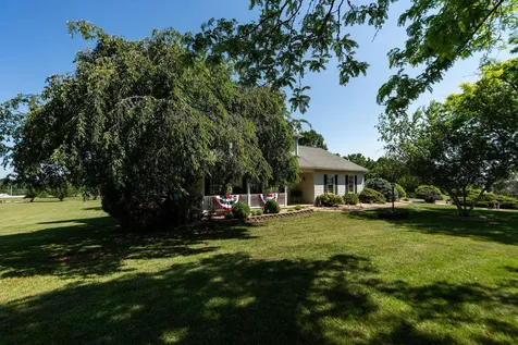 39 Cranberry Drive Stuarts Draft VA 24477