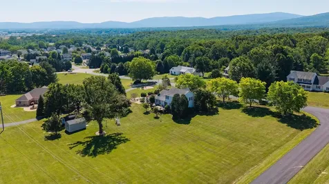 39 Cranberry Drive Stuarts Draft VA 24477
