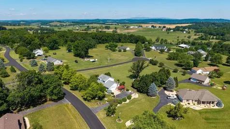 39 Cranberry Drive Stuarts Draft VA 24477