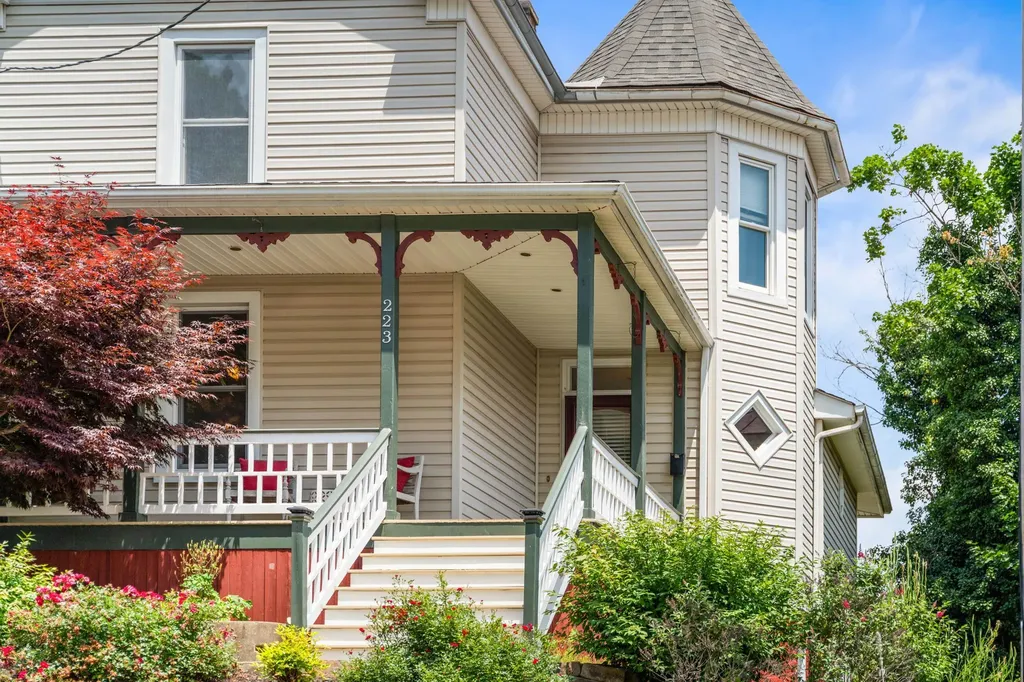 223 Madison Place N Staunton VA 24401