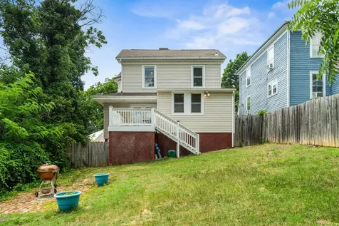 223 Madison Place N Staunton VA 24401