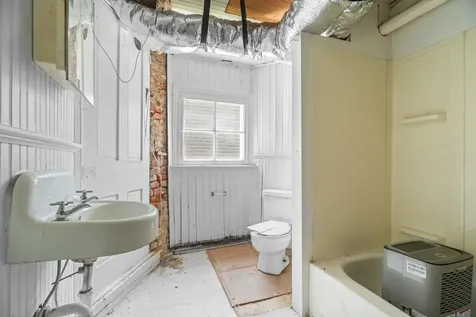 223 Madison Place N Staunton VA 24401