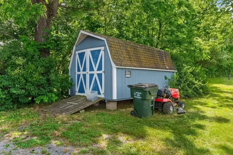 406 Hewitt Road Swoope VA 24479