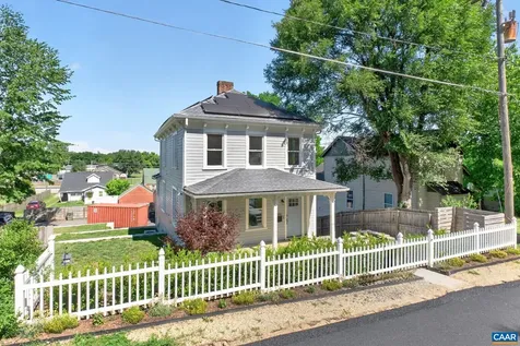 433 Winchester Avenue N Waynesboro VA 22980