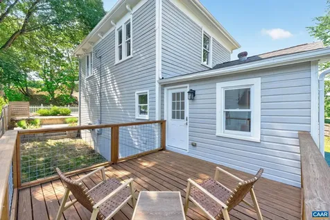 433 Winchester Avenue N Waynesboro VA 22980