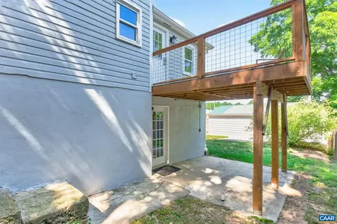 433 Winchester Avenue N Waynesboro VA 22980