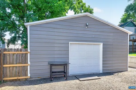 433 Winchester Avenue N Waynesboro VA 22980