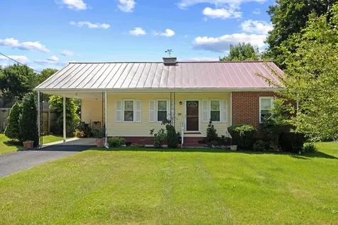 506 College Circle Staunton VA 24401