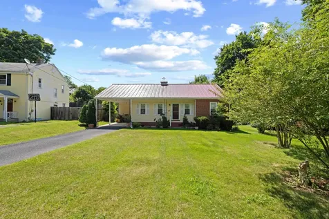 506 College Circle Staunton VA 24401