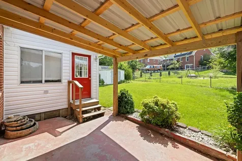 506 College Circle Staunton VA 24401