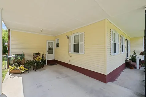 506 College Circle Staunton VA 24401