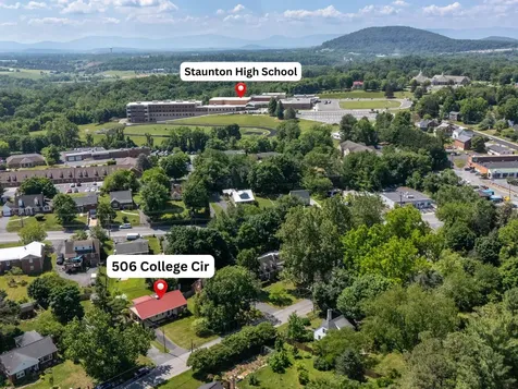 506 College Circle Staunton VA 24401
