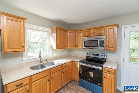 102 Dorset Court Charlottesville VA 22911
