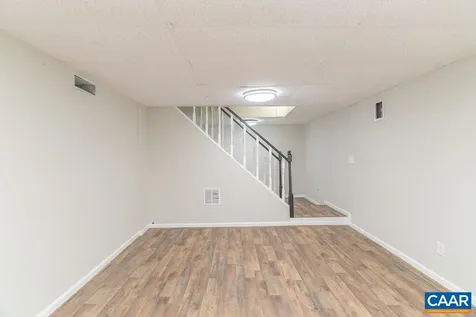102 Dorset Court Charlottesville VA 22911