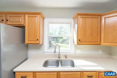 102 Dorset Court Charlottesville VA 22911