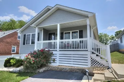 611 C Street Staunton VA 24401