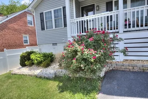 611 C Street Staunton VA 24401