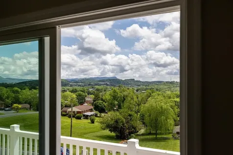 1823 Willow Hill Drive SW Harrisonburg VA 22801