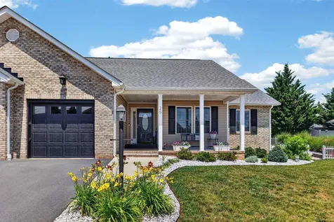 25 Meriwether Circle Stuarts Draft VA 24477