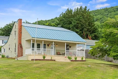 403 Betsy Bell Road Staunton VA 24401