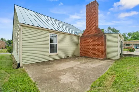 403 Betsy Bell Road Staunton VA 24401