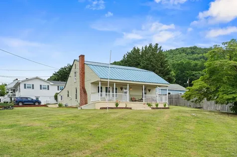 403 Betsy Bell Road Staunton VA 24401