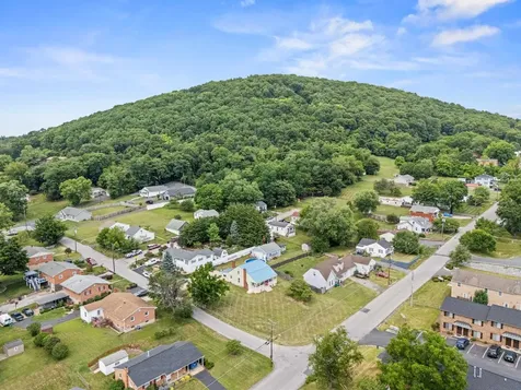 403 Betsy Bell Road Staunton VA 24401