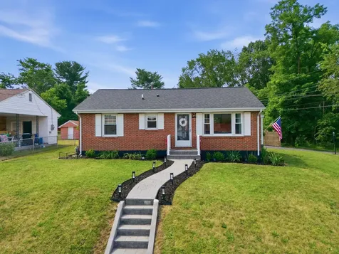 2412 Park Hill Road Staunton VA 24401