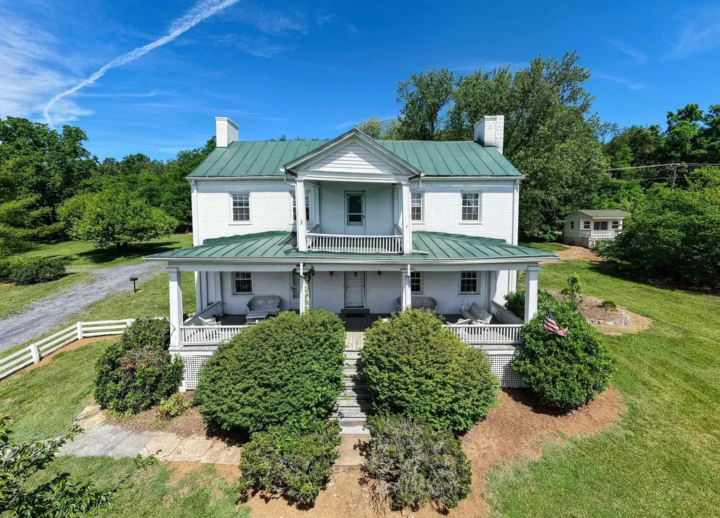 24033 Old Valley Pike Maurertown VA 22644