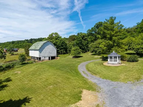 24033 Old Valley Pike Maurertown VA 22644