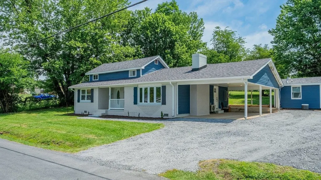 577 Pond Avenue Stanley VA 22851