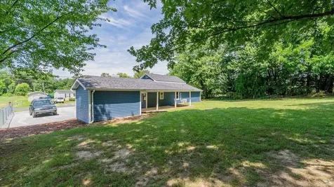 577 Pond Avenue Stanley VA 22851