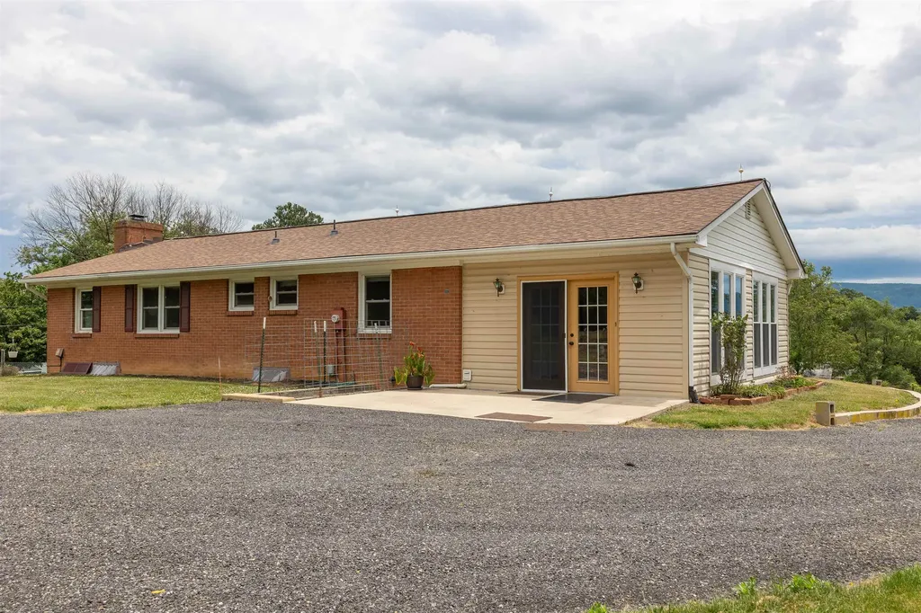 10139 Chinkapin Drive Rockingham VA 22802
