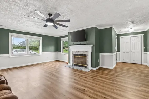 63 Westgate Road Verona VA 24482