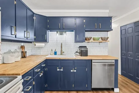 63 Westgate Road Verona VA 24482